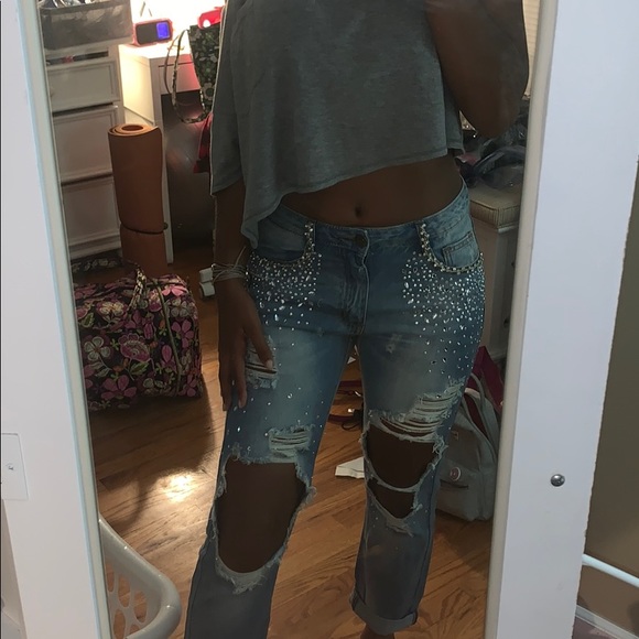 Beautiful Bedazzled ripped jeans - Picture 2 of 7